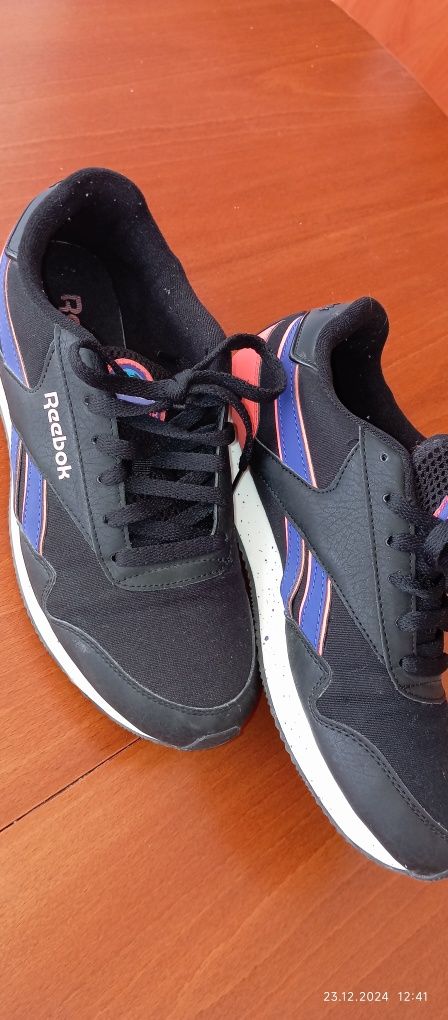Reebok  40 номер