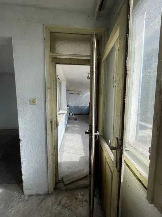 Продава се Четиристаен апартамент в Карлово - 110 кв.м за 450 €/кв.м - Снимка #6
