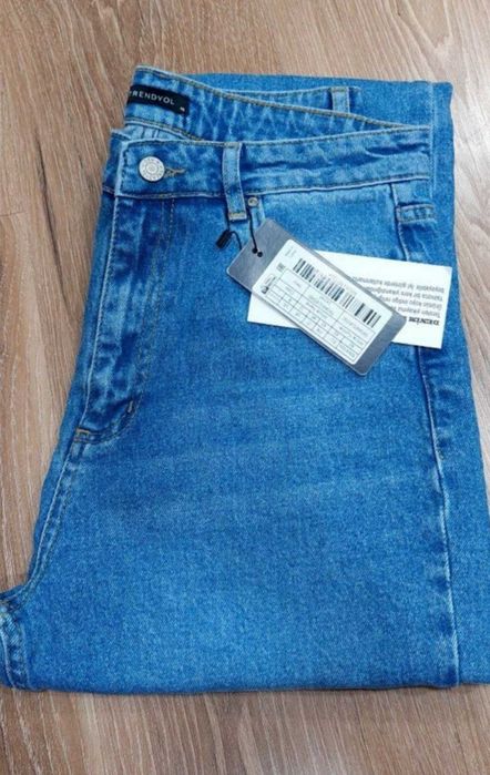 Jeans50-52"Trendyol"Турция,Красн.50-52