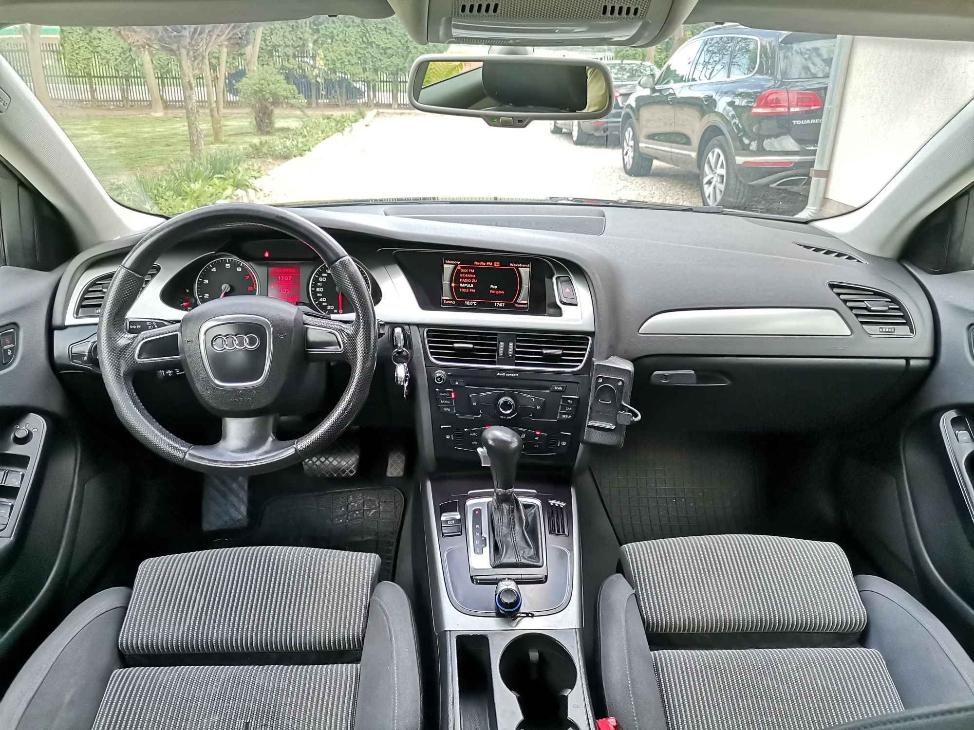 Audi A4 b8 1.8 TFSI 2009 Automat Climatronic