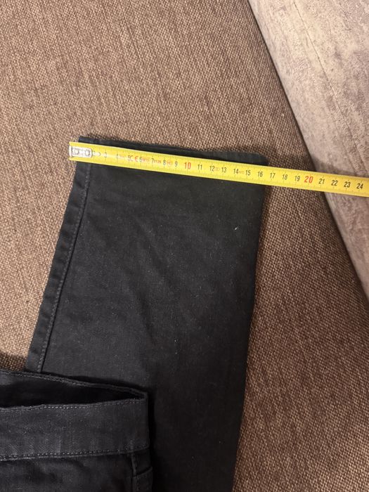 Blugi Levis ( nu Gang, bu Mustang, nu Tommy Hilfiger, nu Calvin Klein)