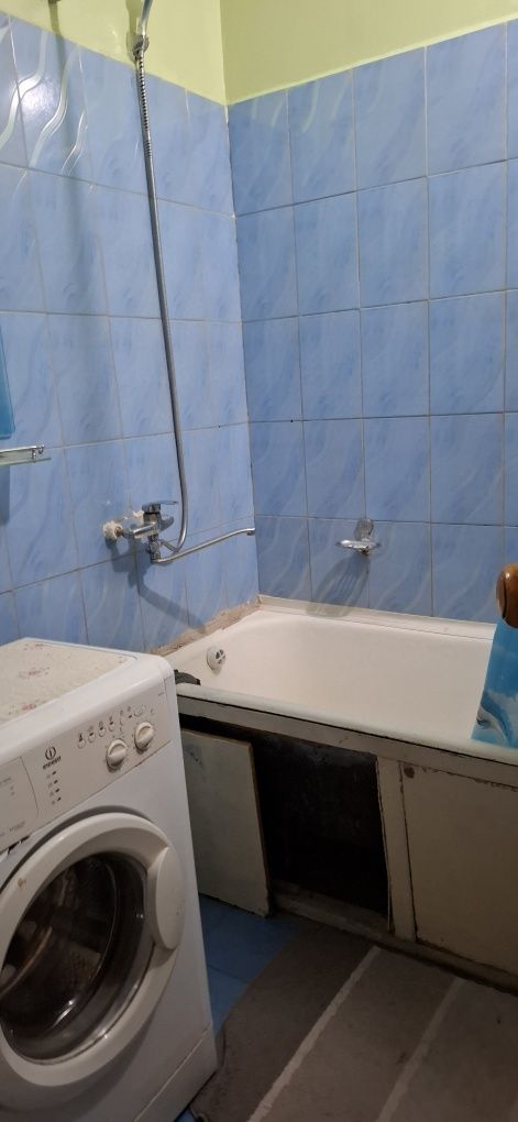 Продаю квартиру Яшнабадский р-он Авиасозлар-1. 2-ком 1-этаж 4-этажный