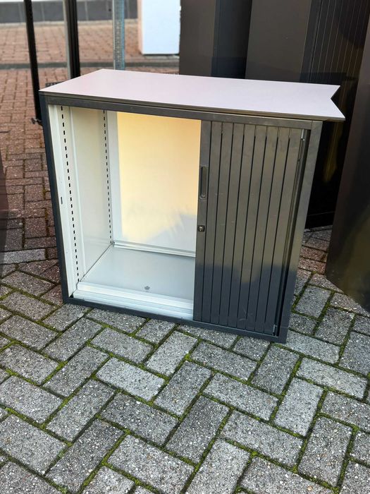 Dulap metalic cu uși tip rulou