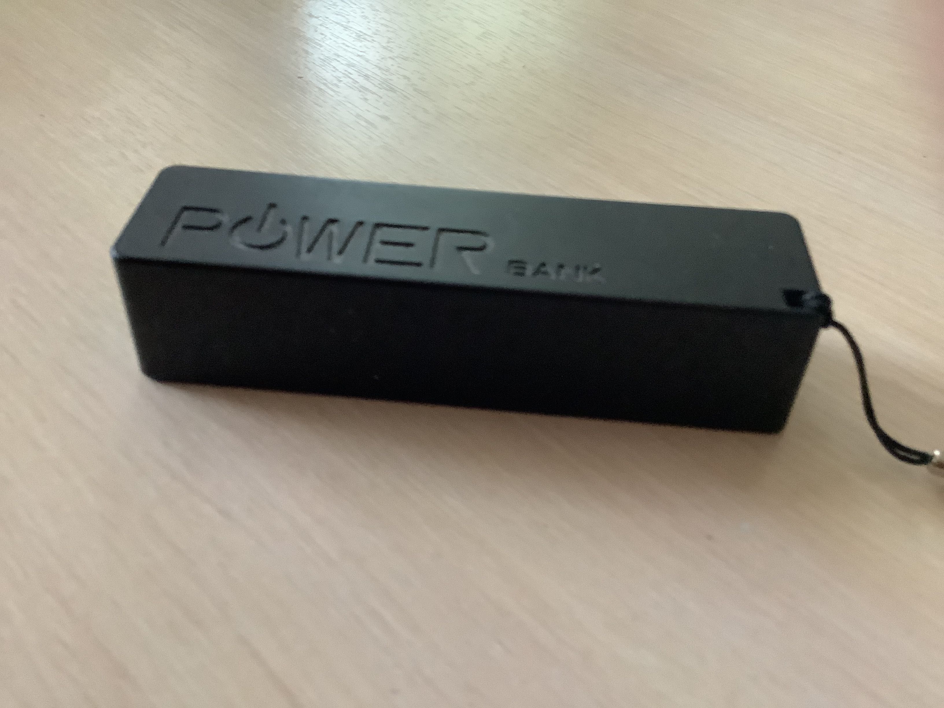 Powerbank    Белого и чёрного цвета