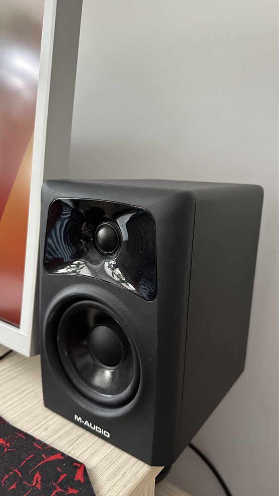 Boxe M-audio AV42