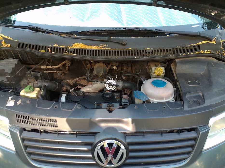 VW T5 1,9tdi/105cp/3loc/2005/AC
