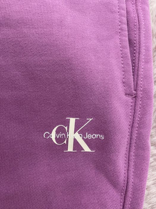долнище на Calvin Klein