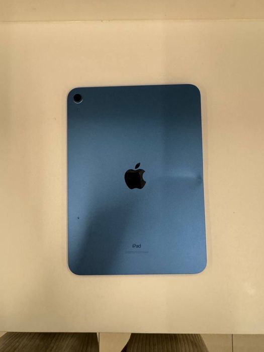 Apple Apple iPad 10th Gen (128GB, Wi-Fi, Blue) 2023