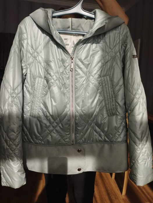 Женская осенняя куртка 44 размер (XS)
