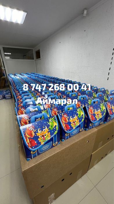 Новогодние сладкие подарки, кульки