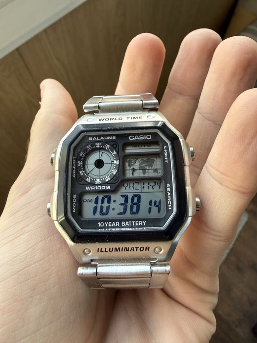 Продам часы наручные casio world time illuminator