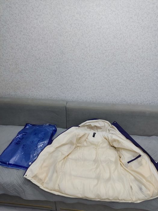 Продаю новую куртку зимнюю!