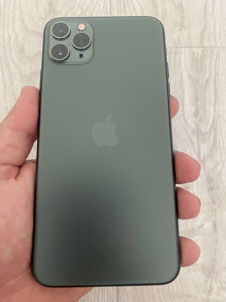 Apple iPhone 11 Pro Max 256Gb вместе с противоударным чехлом