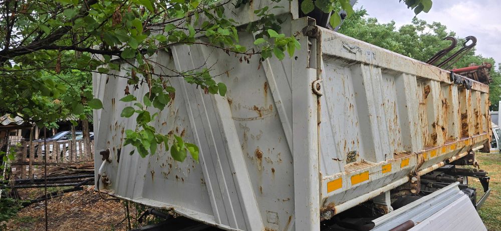 Vand bena basculabila trei parti, bena 8x4, trakker, basculanta