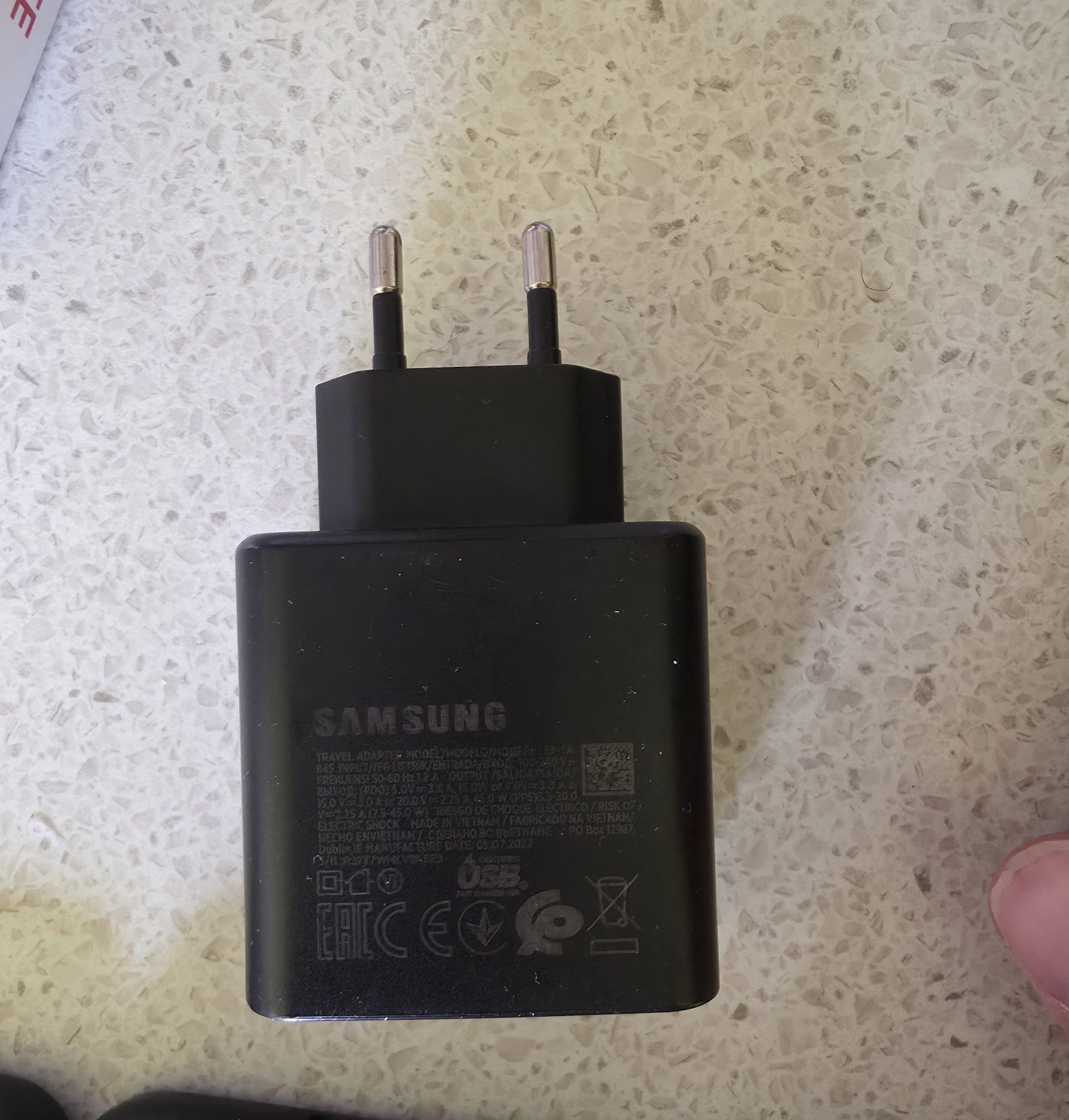 Samsung S22 Plus 128 GB + 4 кейса,45W Fast Charge & Безжични слушалки