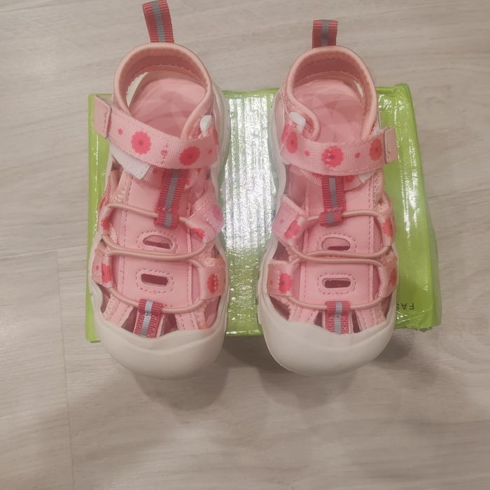 Новые детские сандали