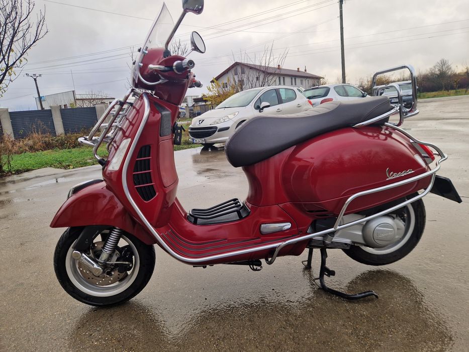 Vespa   300   GTS