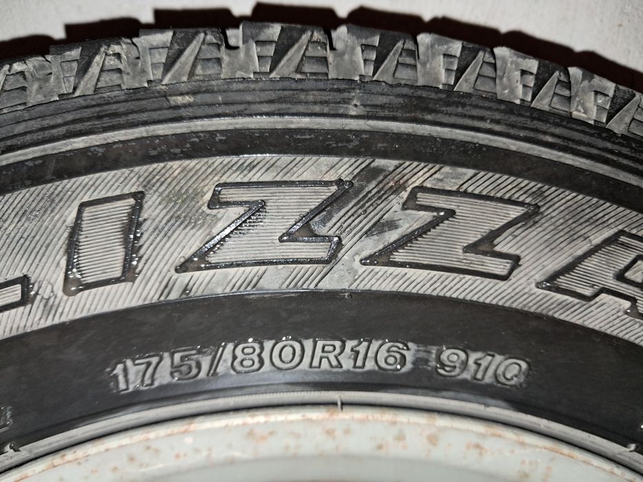 Джанти и гуми Brigestone