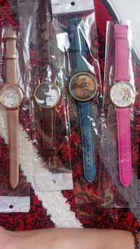 Различни цветове дамски часовници. Нови и с батерия