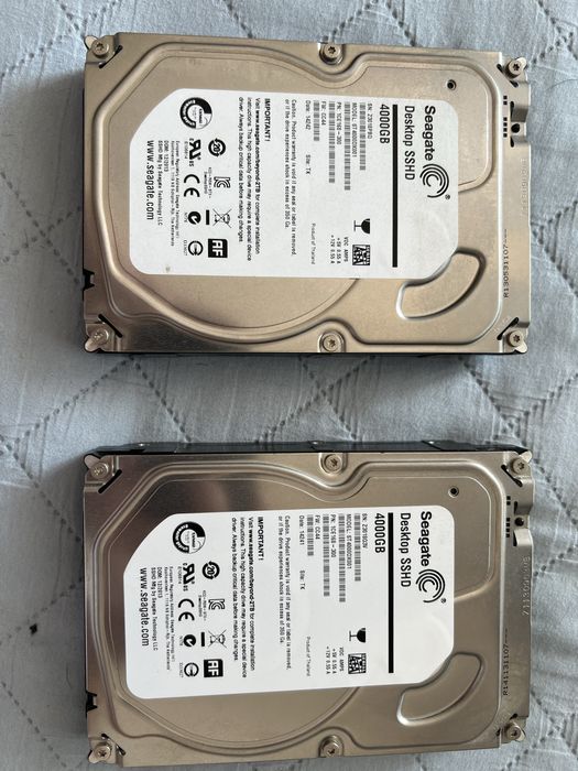 2 x Seagate Desktop SSHD ST4000DX001 - 4 TB + 8 GB Flash - 3.5 hybrid
