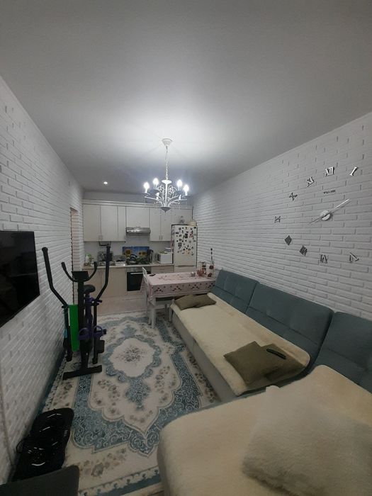 Продаётся евродвушка в отличном развитой районе. По улице Есенберлина.