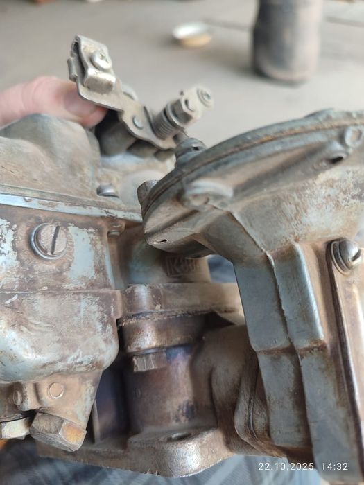 Карбюраторы разные на запчасти