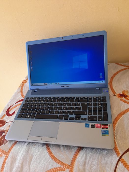 Oferta!Laptop Samsung la pret de Tableta!300 de lei