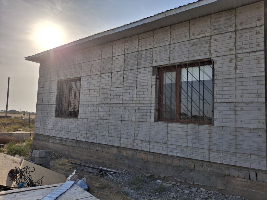 Үй сатылады. Дом продаётся 10соток жерімен