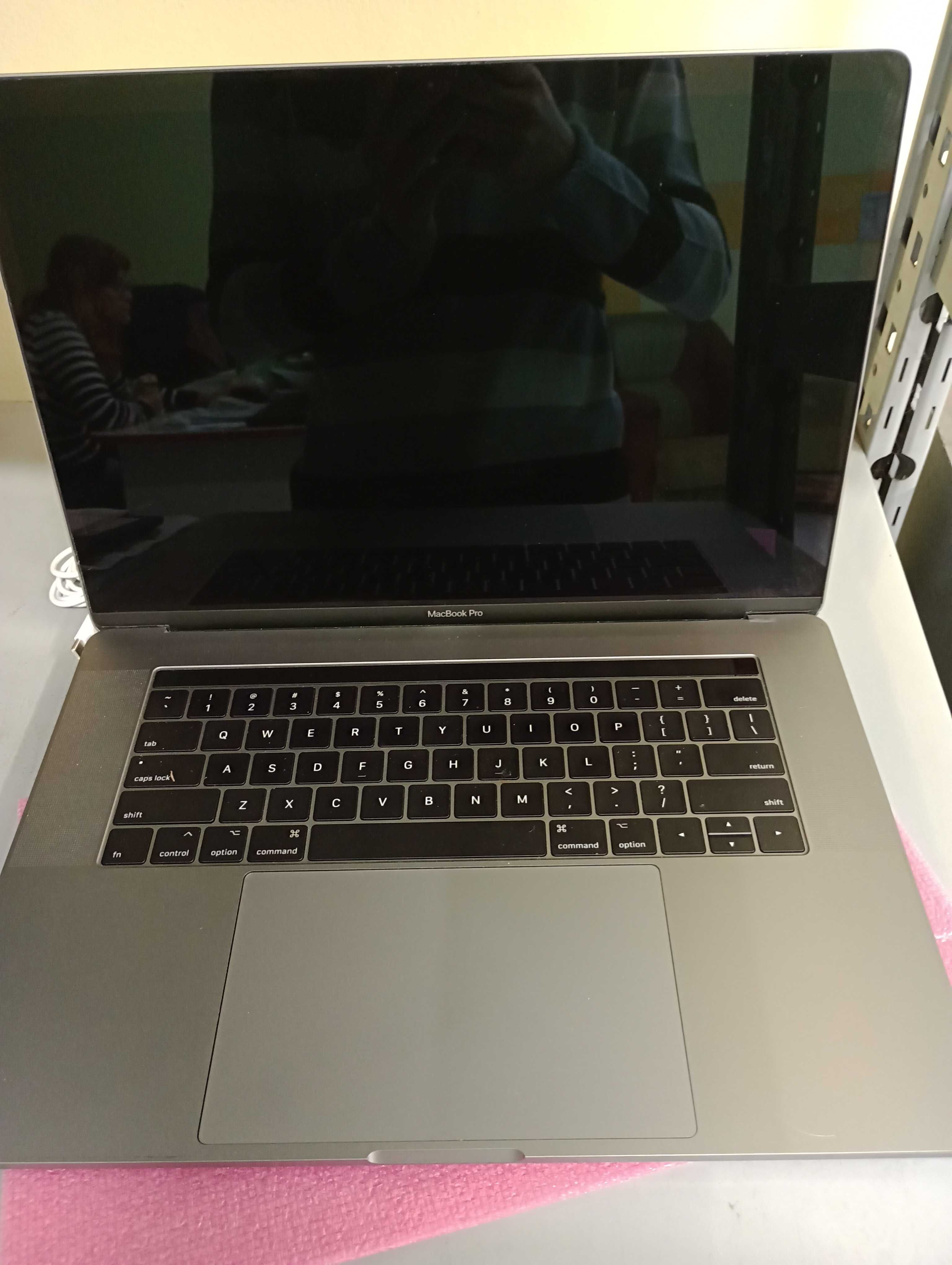 Macbook Pro A1707