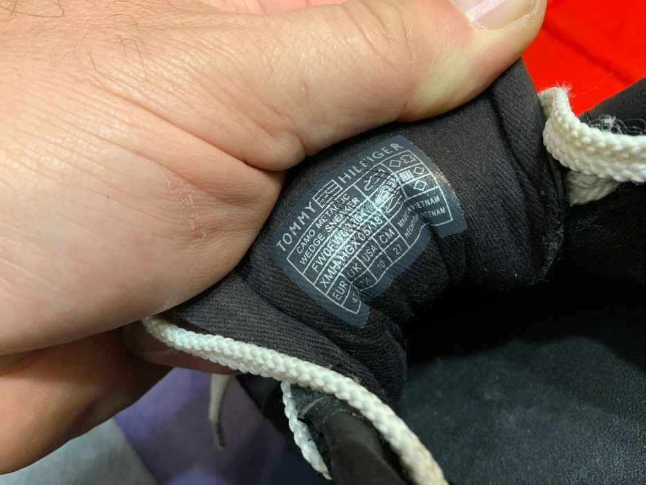 Tommy Hilfiger-оригинални обувки 42 размер