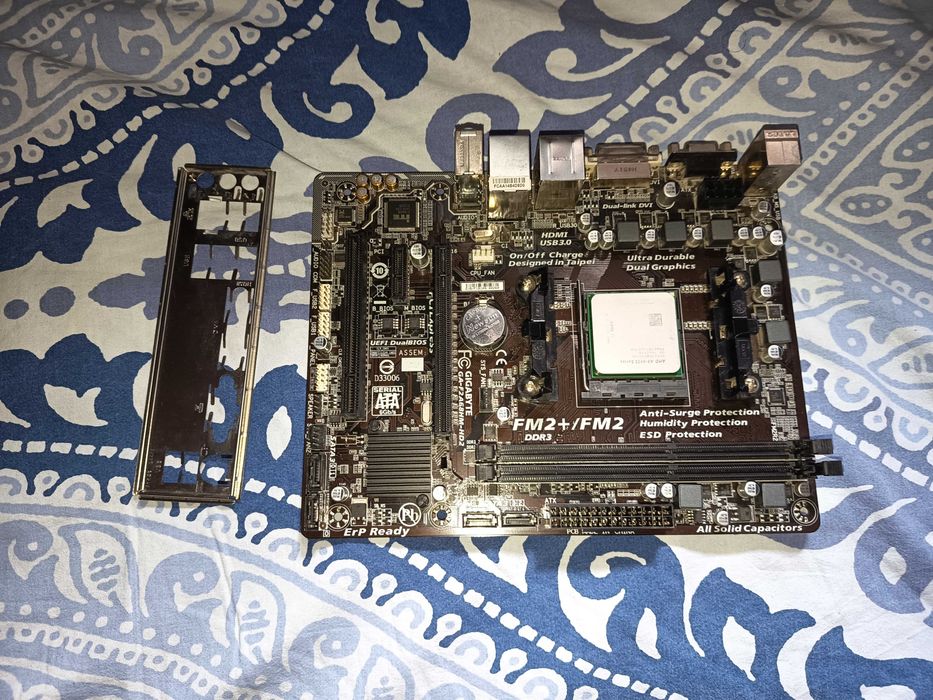 Kit esports gaming, AMD A8-6600K + placa baza Gigabyte + video 2gb