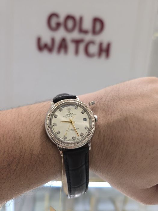 Продам часы из белого золото 585 пробы, 
Автоматика