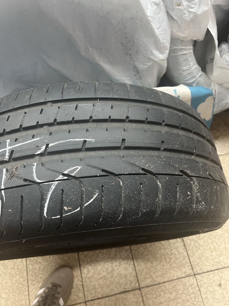 255 40 19 Pireli P Zero Летни