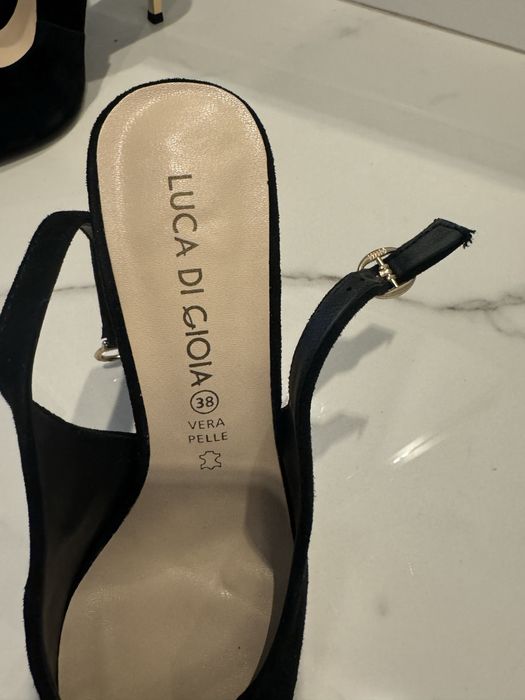 Pantofi cu toc ,piele intoarsa