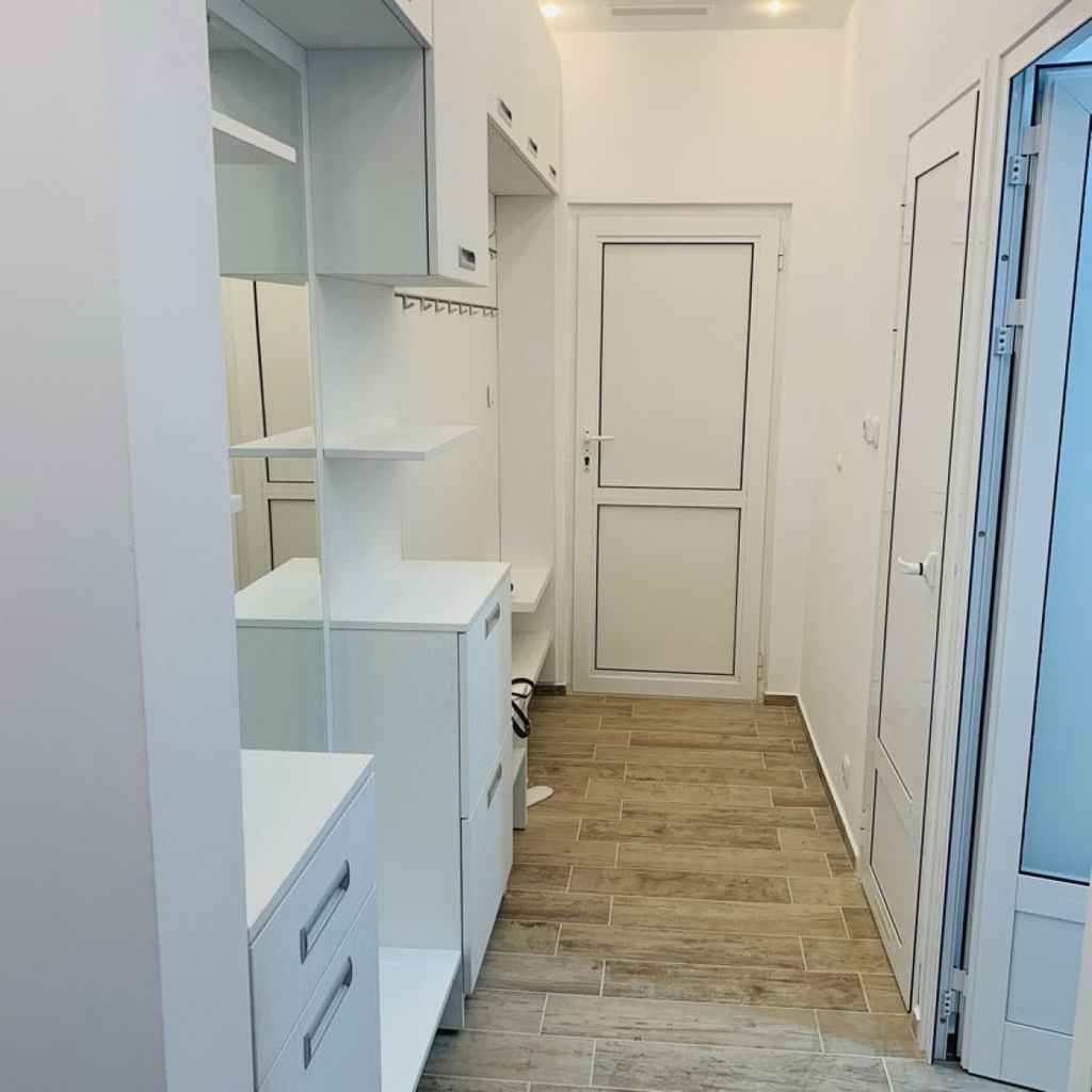 Продава се Тристаен апартамент в Варна, Възраждане 3 - 65 кв.м за 2231 €/кв.м - Снимка #4