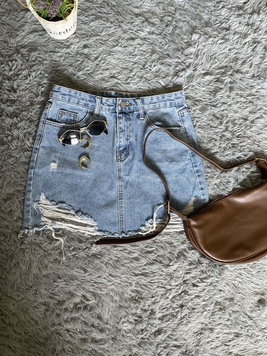 Девчата налетайте ! Брендовые вещи ! Дешево! Срочно !