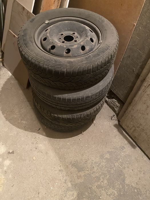 Гуми за коли добре запазени