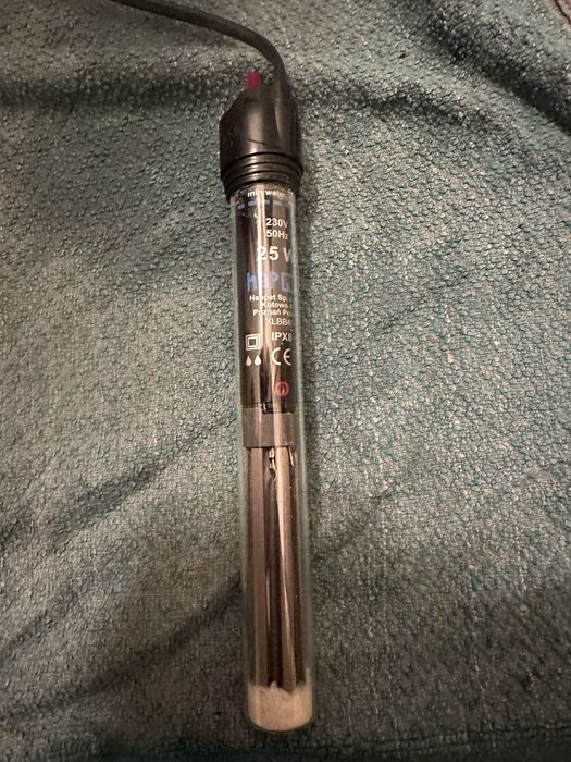 Vand acvarii cu accesorii