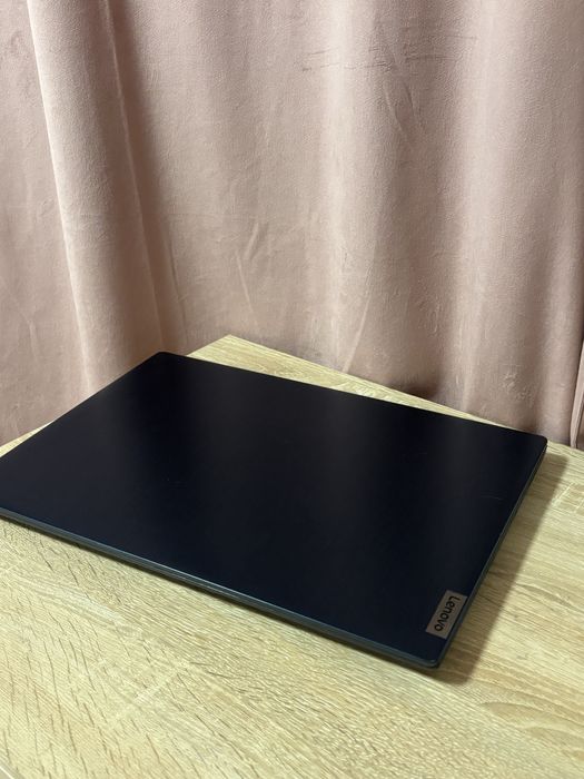 Laptop Lenovo IdeaPad 3 15IML05 cu procesor Intel Pentium Gold