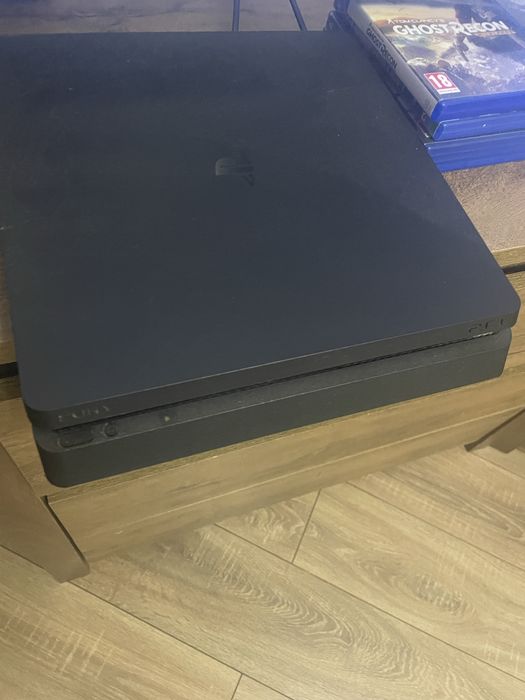 vand ps4 (playstation) cu 7 jocuri