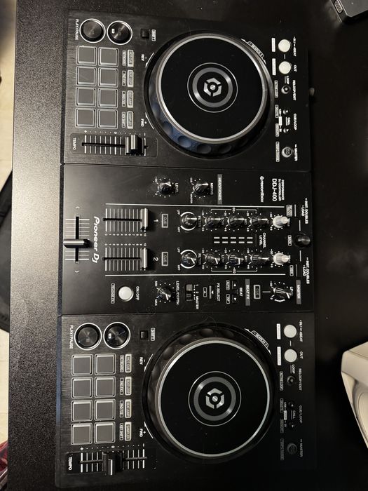Consola DJ Pionerr DDJ 400 + casti + geanta