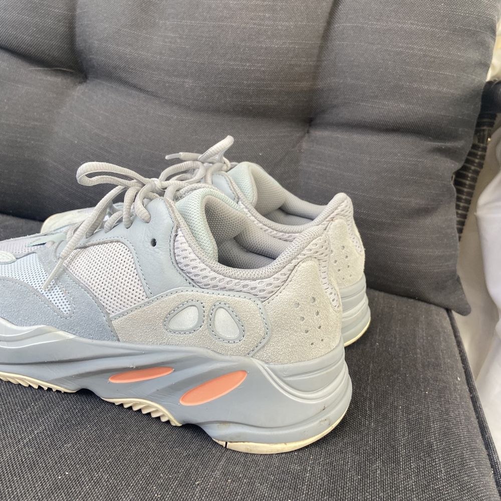 Оригинални Adidas Yeezy 700 Inertia