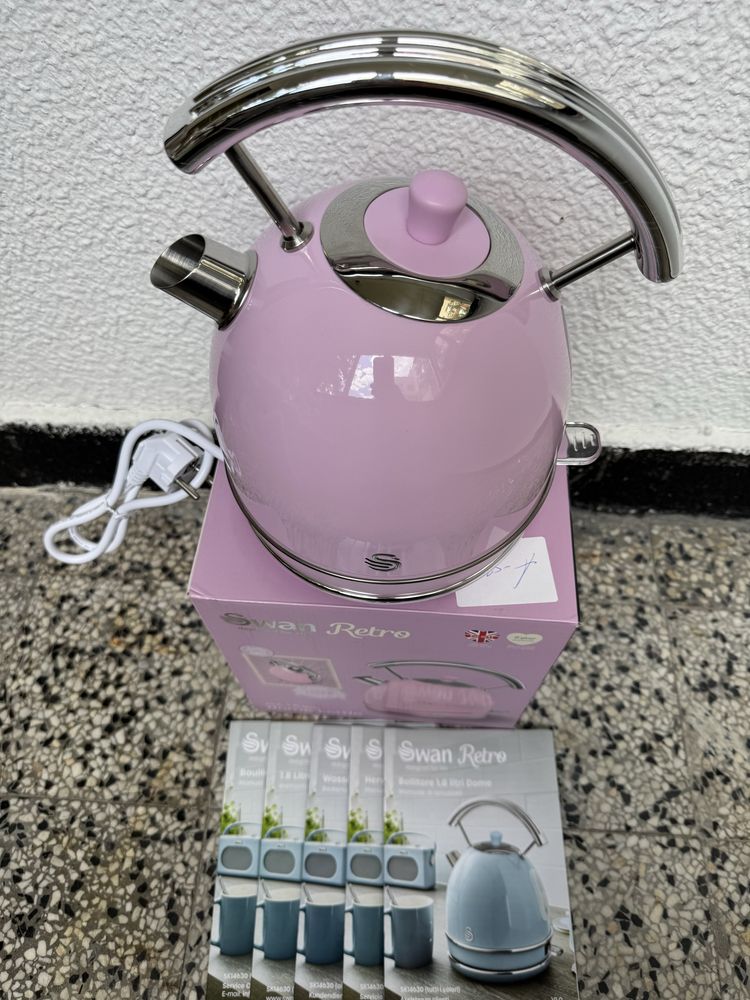 Електрическа Кана, Swan SK14630PNEU, 1.8л, 3000W, Ретро Дизайн, Розова