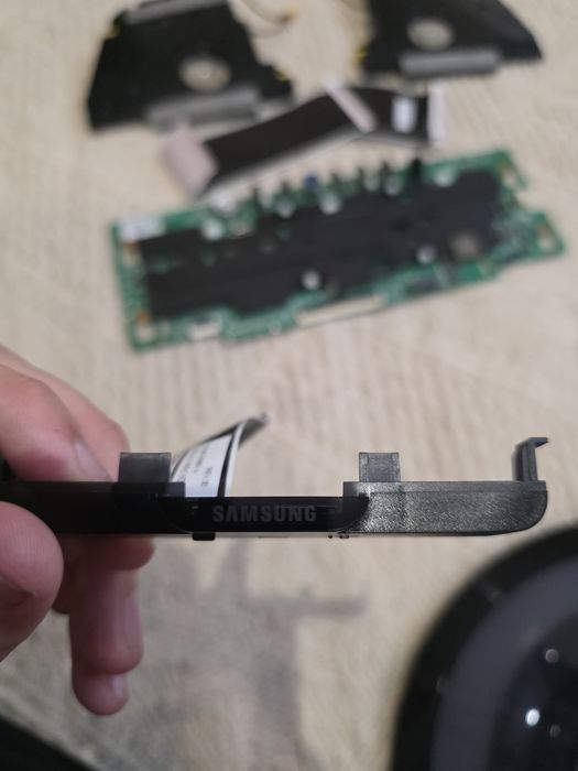 Части за Samsung Odyssey OLED G8