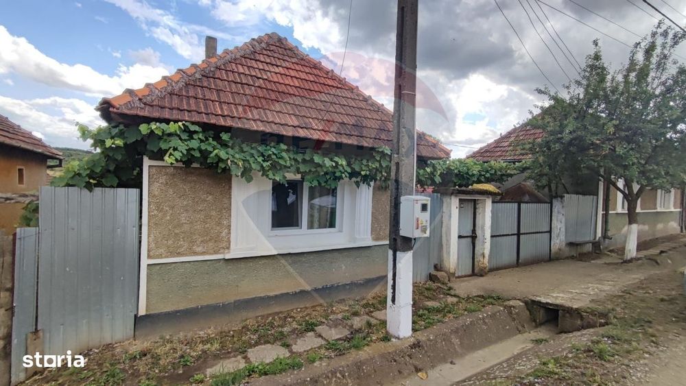Casă cu 4 camere si teren de vânzare in com. Husasau de Tinca/Fonau