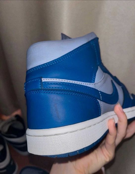 Air Jordan 1 Mid SE "Iron Purple"