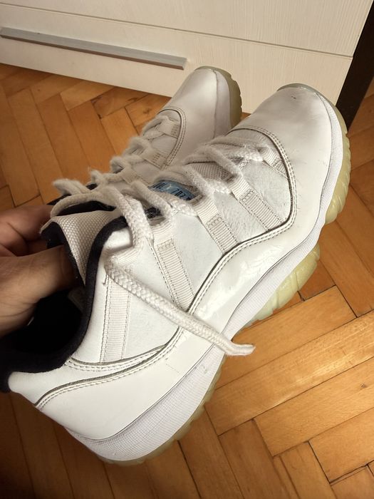 Air Jordan 11 low retro legend(Nike,adidas)
