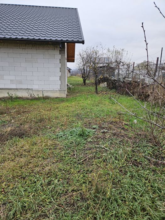 Vând casă p +m 250mp +teren  1200mp