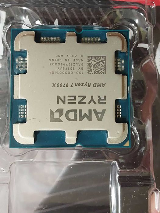 AMD Ryzen 7 9700X + MSI Pro B650-A Wi-Fi