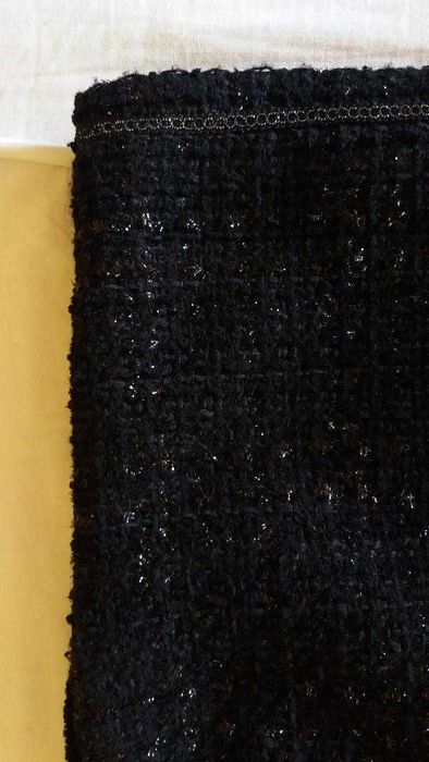 Vand fusta scurta din stofa neagra, insertii cu fire lucioase, mar.38